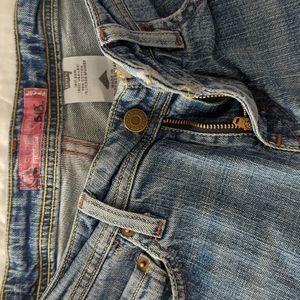 Levi jeans